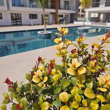 New, Modern Studio, Universal Residences Апартаменты Пафос