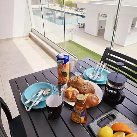 Apartment New, Modern Studio, Universal Residences