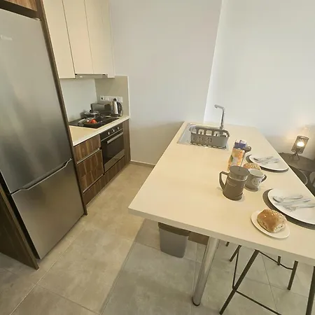 New, Modern Studio, Universal Residences